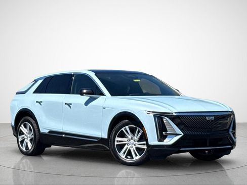 Used 2024 Cadillac Lyriq Tech RWD image 2
