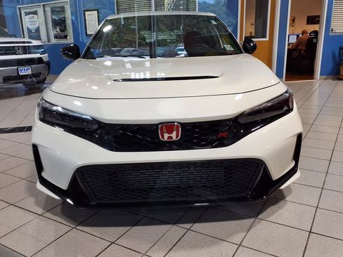 Certified 2024 Honda Civic Type R image 2