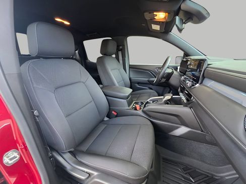 Used 2024 Chevrolet Colorado LT w/ LT Convenience Package RWD image 9