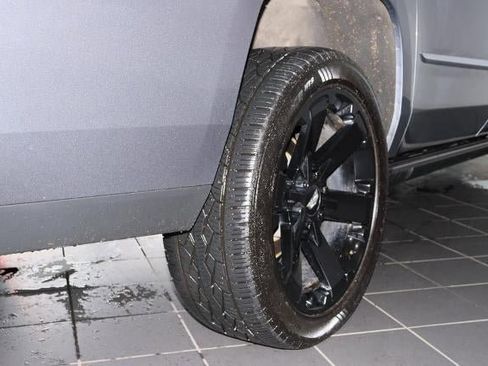 Used 2019 Cadillac Escalade ESV Premium Luxury image 13