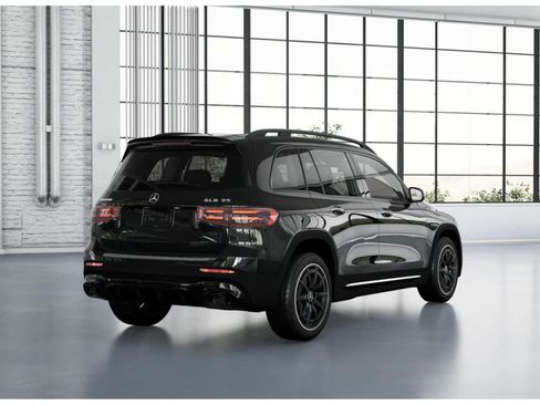Used 2025 Mercedes-Benz GLB 35 AMG 4MATIC image 21