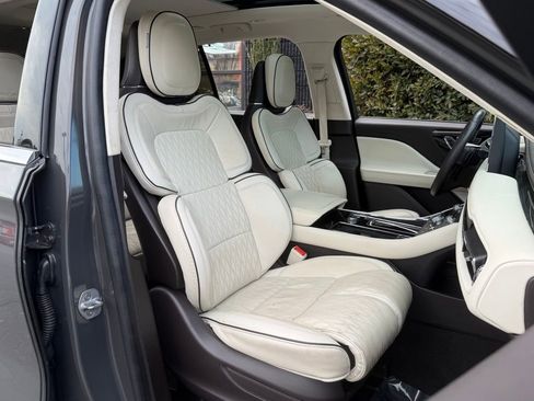 Used 2023 Lincoln Aviator Black Label w/ Dynamic Handling Package image 34