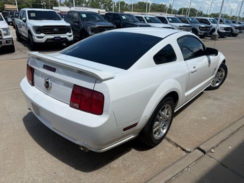 Used 2006 Ford Mustang GT Premium RWD image 11