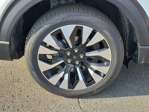 New 2026 Ford Explorer Platinum AWD/4WD image 7