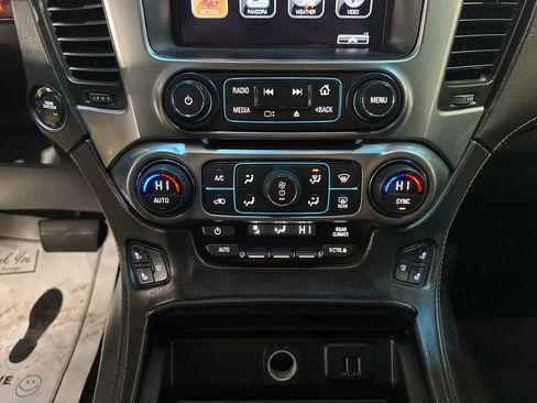 Used 2015 Chevrolet Suburban LTZ image 35