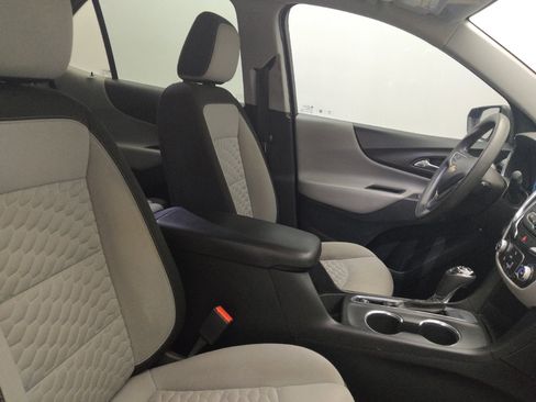 Used 2020 Chevrolet Equinox LS image 21