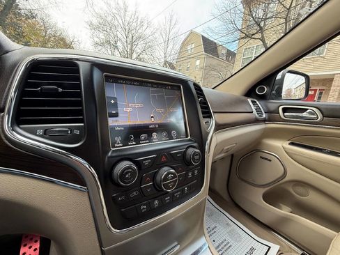 Used 2016 Jeep Grand Cherokee Overland w/ Advanced Technology Group image 16