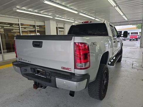 Used 2013 GMC Sierra 2500 SLE w/ SLE Preferred Package AWD/4WD image 5