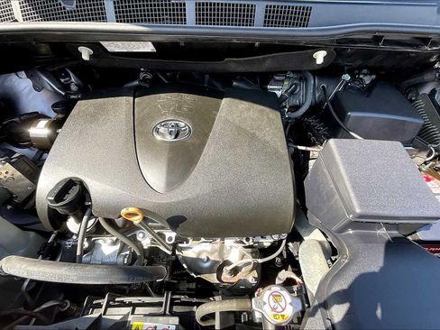 Certified 2020 Toyota Sienna SE Premium image 30