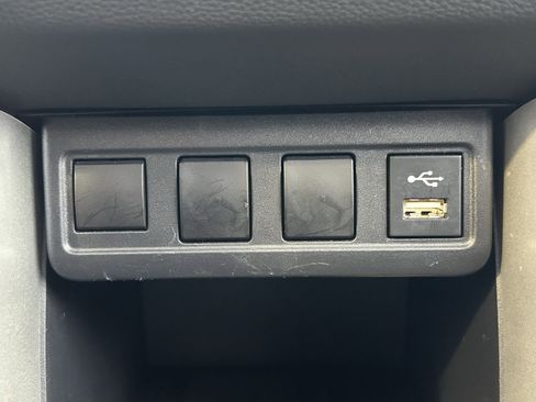 Certified 2022 Toyota Corolla Cross LE w/ Moonroof Package image 30