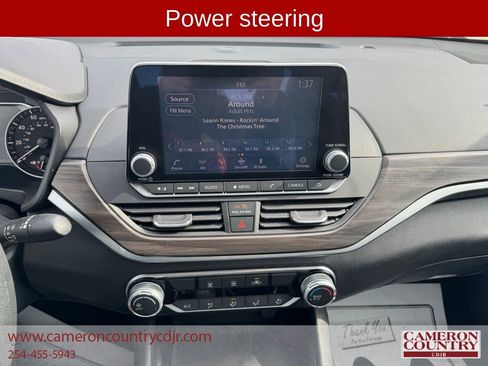 Used 2024 Nissan Altima 2.5 SV image 9