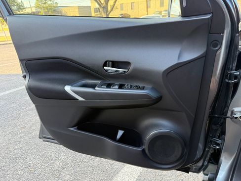 Used 2022 Nissan Kicks SV image 18