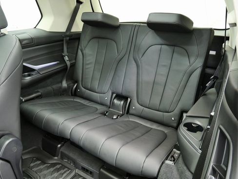 Used 2022 BMW X7 xDrive40i w/ Cold Weather Package image 23