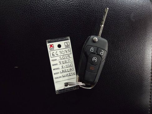 Used 2019 Ford F250 Lariat w/ Lariat Value Package image 48