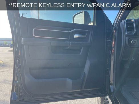 Used 2025 RAM 3500 Big Horn image 12