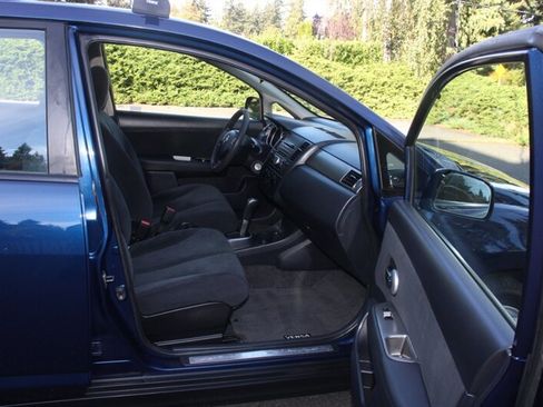 Used 2011 Nissan Versa 1.8 S w/ Plus Pkg FWD image 13
