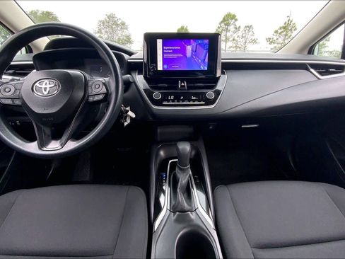 Used 2025 Toyota Corolla LE image 14