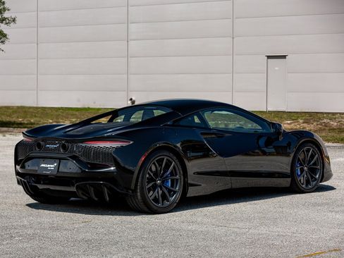 Used 2023 McLaren Artura image 31