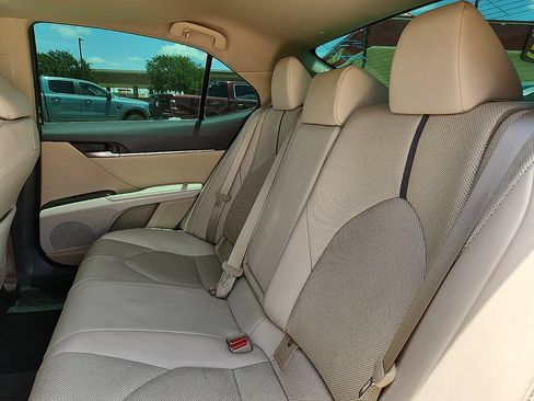 Used 2022 Toyota Camry XLE w/ Navigation Upgrade Package FWD image 5