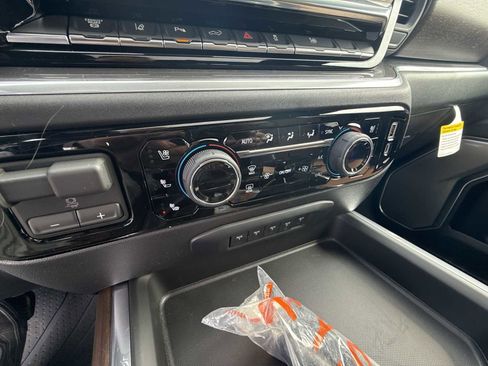 New 2026 Chevrolet Silverado 3500 High Country w/ High Country Premium Package AWD/4WD image 17