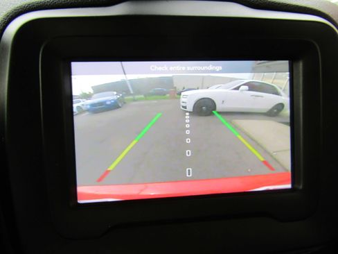 Used 2020 Jeep Renegade Altitude FWD image 20