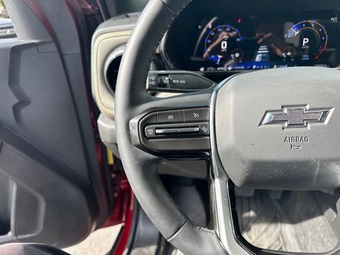 Used 2024 Chevrolet Colorado ZR2 w/ ZR2 Convenience Package III AWD/4WD image 17