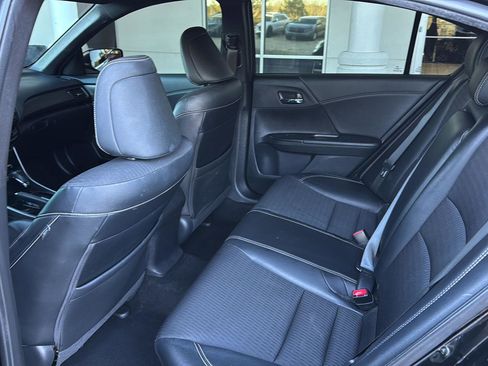 Used 2017 Honda Accord Sport image 9