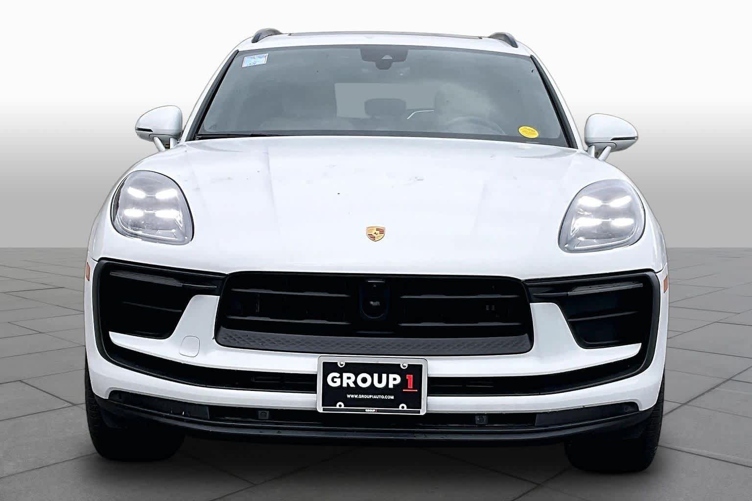 Used 2024 Porsche Macan AWD/4WD image 3