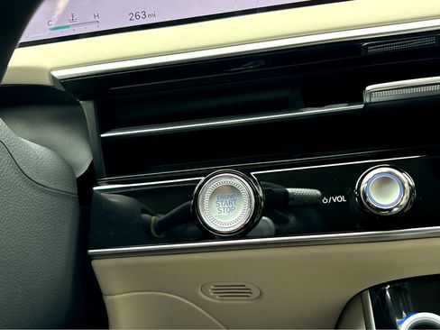 New 2026 Genesis GV70 2.5T image 6