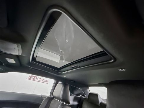 Used 2018 Dodge Challenger R/T Scat Pack w/ Leather Interior Group image 13