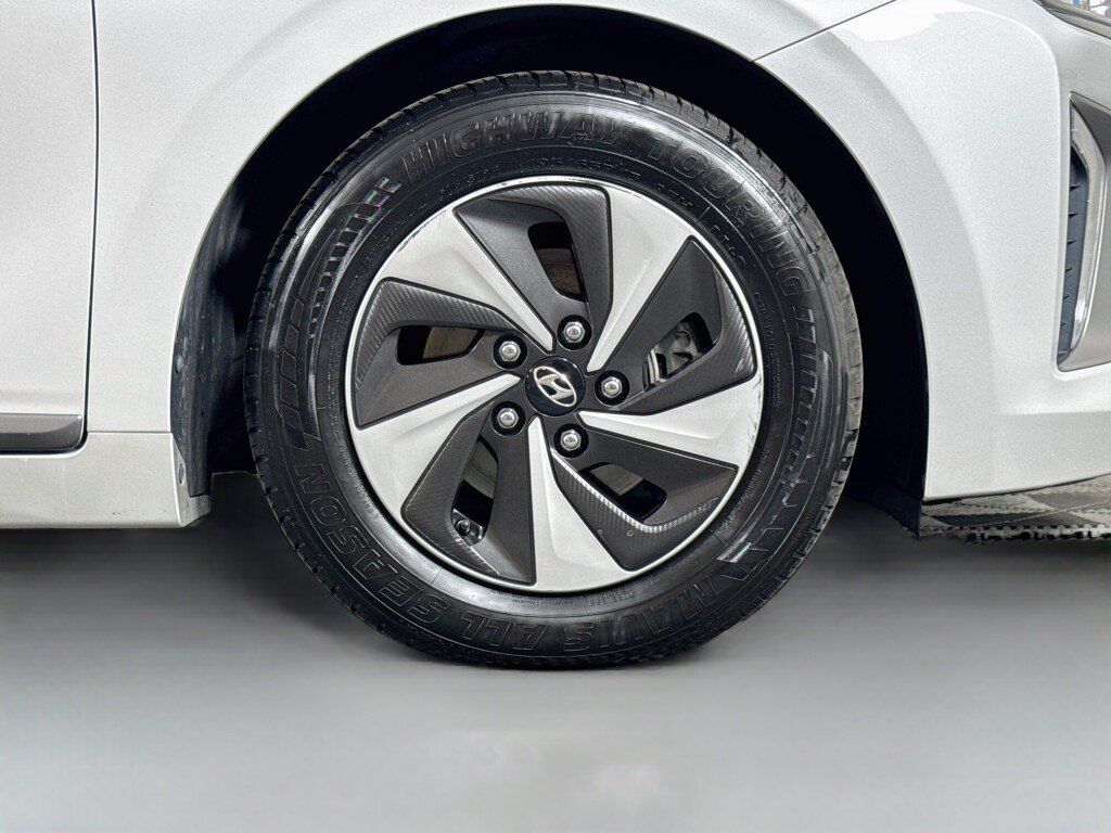 Used 2017 Hyundai Ioniq SEL w/ Tech Package 02 FWD image 41