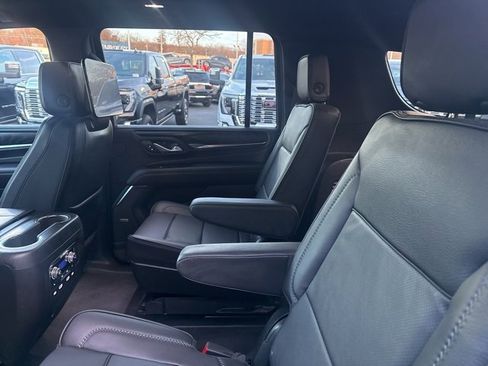 Used 2024 GMC Yukon XL Denali w/ Denali Reserve Package image 25