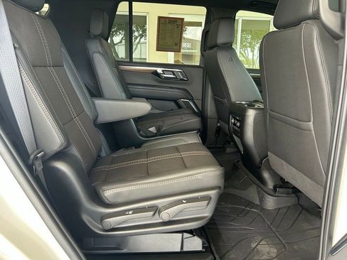 Used 2025 Chevrolet Tahoe High Country AWD/4WD image 30