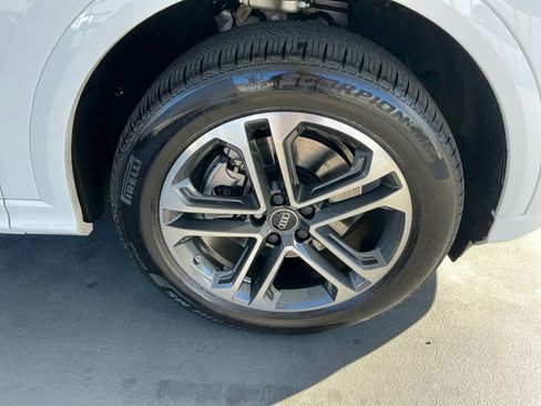 Certified 2025 Audi Q5 Premium w/ Convenience Package image 29