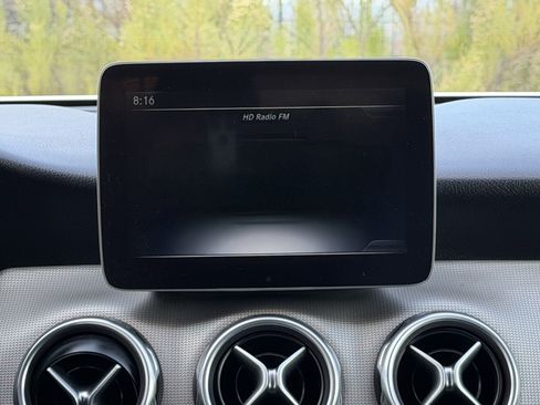 Used 2019 Mercedes-Benz GLA 250 image 28