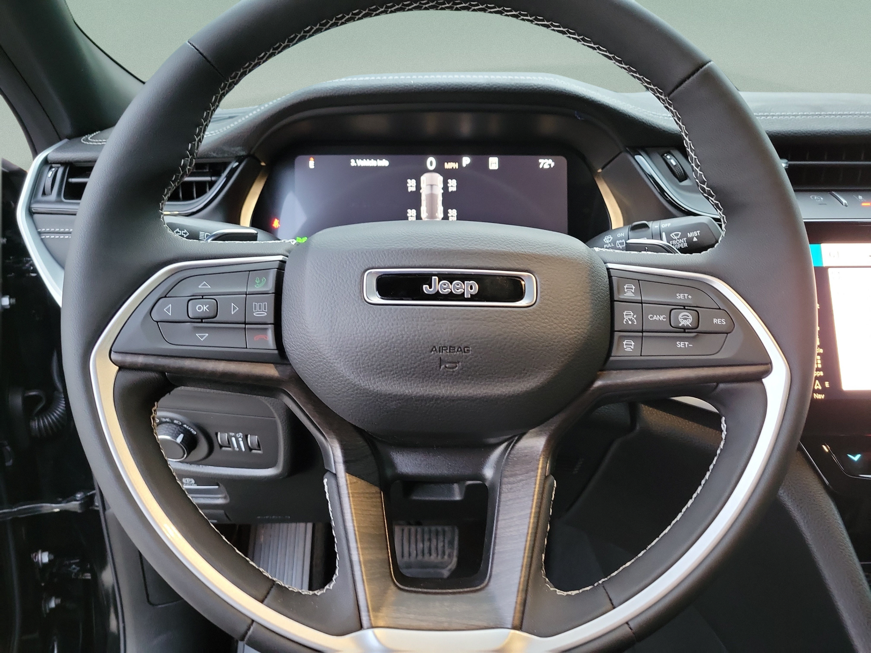 New 2027 Jeep Grand Cherokee Altitude RWD image 16