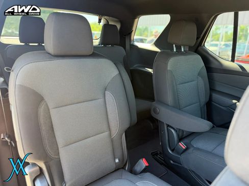 Used 2023 Chevrolet Traverse LT AWD/4WD image 18