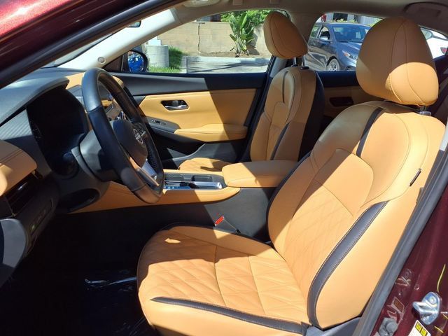 Used 2025 Nissan Sentra SV w/ SV Premium Package FWD image 16
