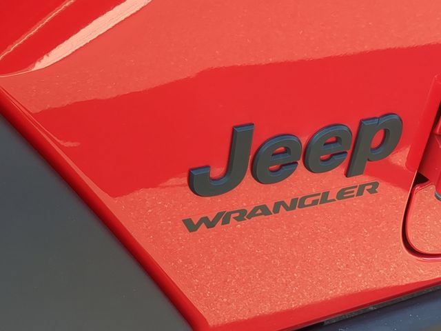 Used 2022 Jeep Wrangler Sport AWD/4WD image 35