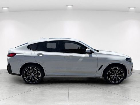 Used 2022 BMW X4 xDrive30i w/ M Sport Package AWD/4WD image 3