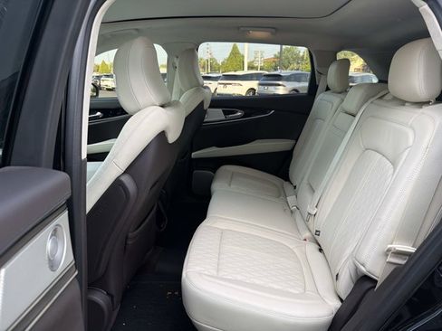 Certified 2022 Lincoln Nautilus Black Label AWD/4WD image 17
