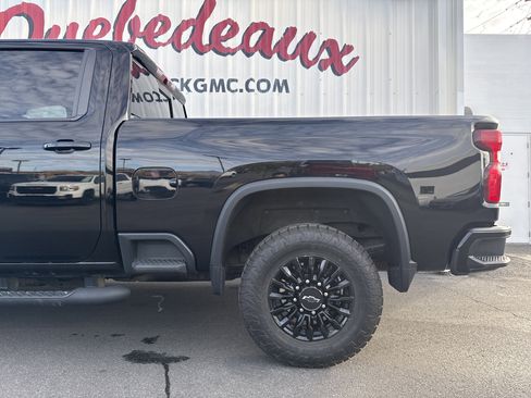 Used 2022 Chevrolet Silverado 2500 LTZ w/ LTZ Plus Package image 2