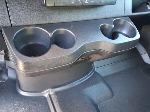 Used 2024 Mercedes-Benz Sprinter 2500 image 9