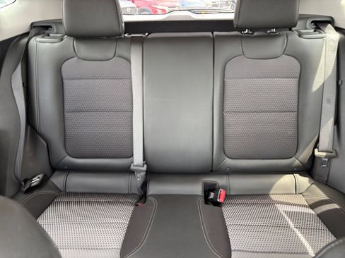 Used 2025 Chevrolet Trax LT FWD image 37