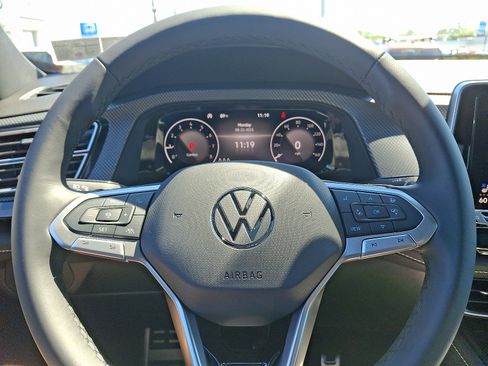 New 2026 Volkswagen Atlas Cross Sport SEL R-Line image 9