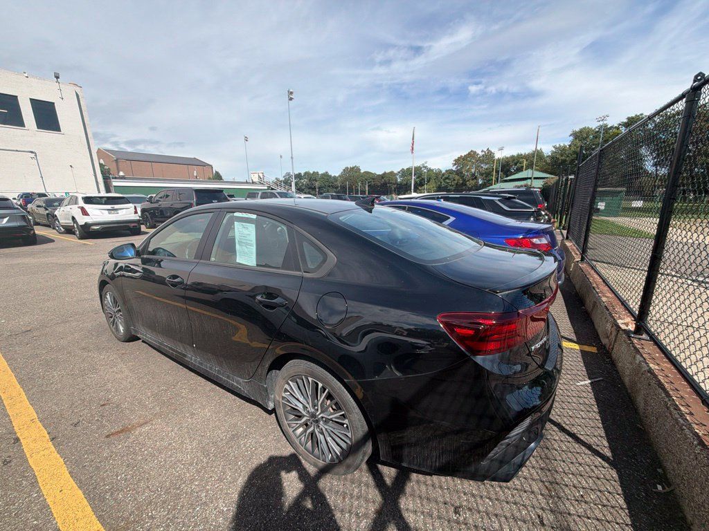 Used 2023 Kia Forte GT-Line w/ GT-Line Premium Package FWD image 8