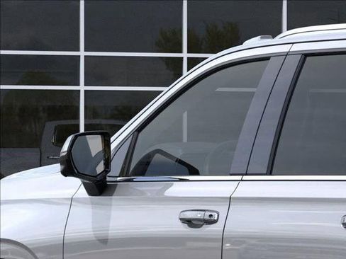New 2026 Chevrolet Suburban Premier AWD/4WD image 14