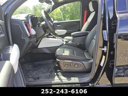 Used 2025 GMC Canyon AT4 w/ AT4X AEV Edition AWD/4WD image 11