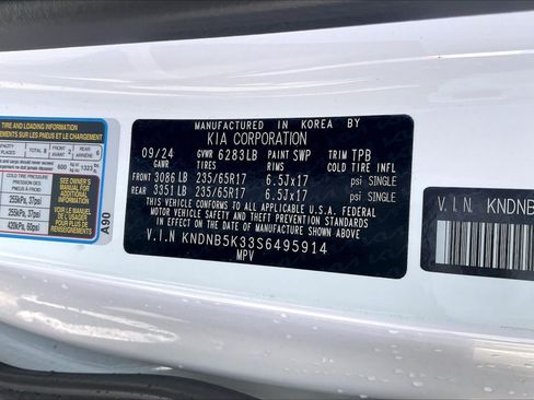 Used 2025 Kia Carnival FWD image 6