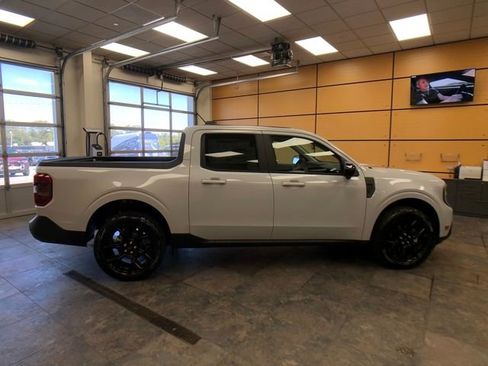 New 2025 Ford Maverick Lariat w/ Black Appearance Package image 8